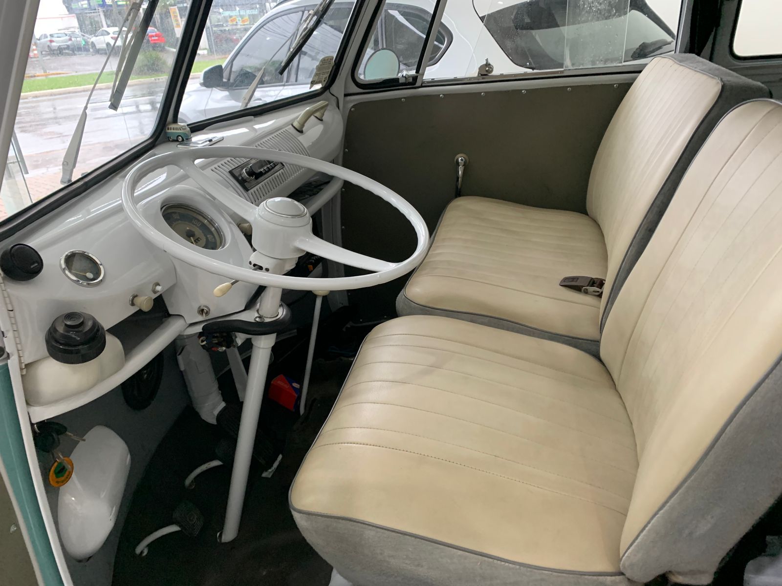 VW - VolksWagen Kombi Furgão