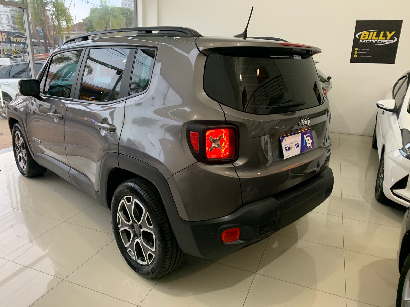 Jeep Renegade Longitude 1.8 4x2 Flex 16V Aut.